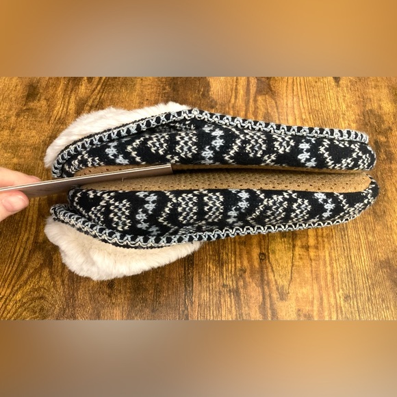 Women's Fair Isle Knit Slipper Sock Faux Fur Lining and Grippers Auden Navy S/M - Picture 3 of 3